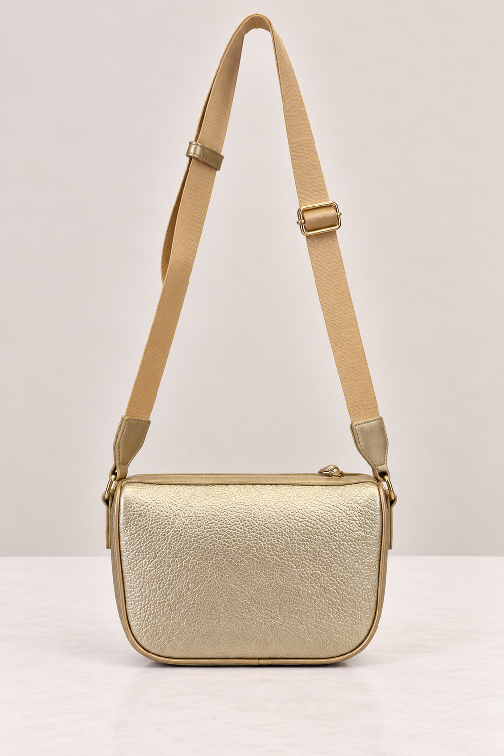 Bolso Crossover · Dorado
