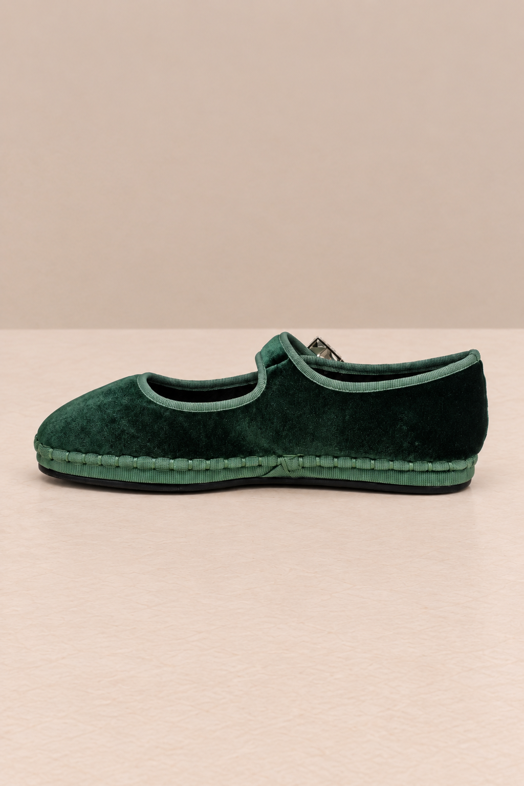 Mercedita terciopelo verde · hebilla joya
